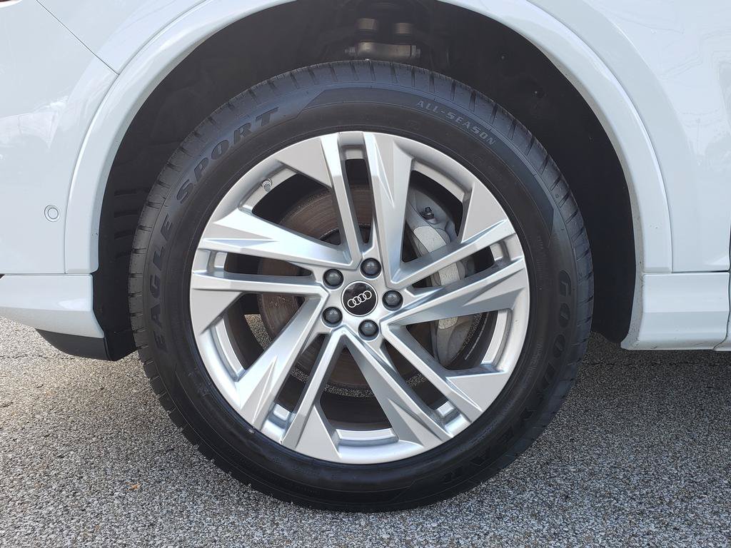 Used 2023 Audi Q7 3.0T Premium w/ Convenience Package AWD/4WD image 27