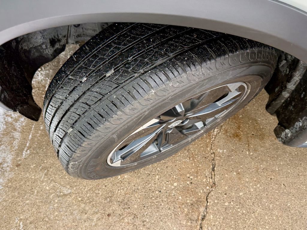 Used 2024 Nissan Rogue SV image 34