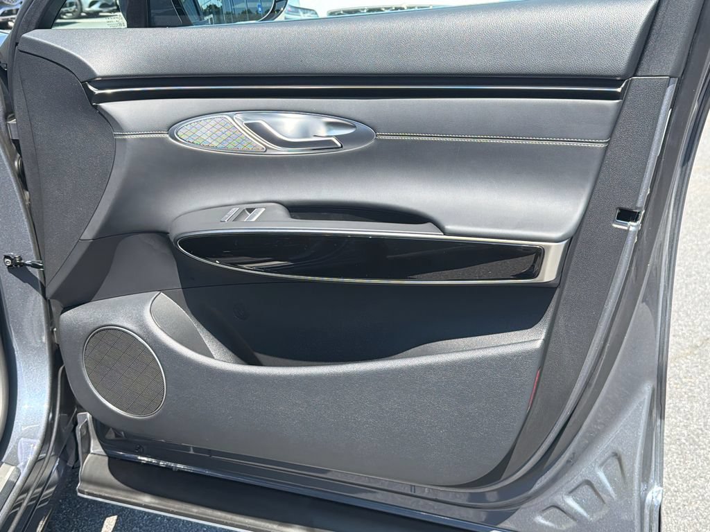 New 2027 Genesis GV70 2.5T AWD/4WD image 16