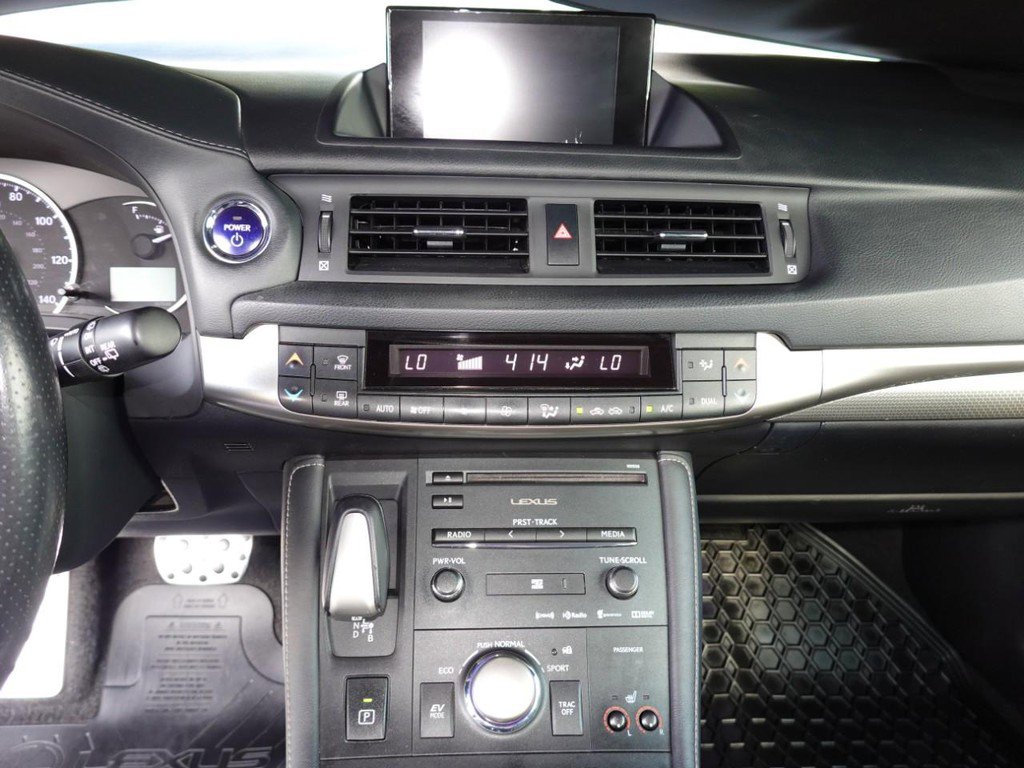Used 2015 Lexus CT 200h w/ Navigation Package FWD image 14