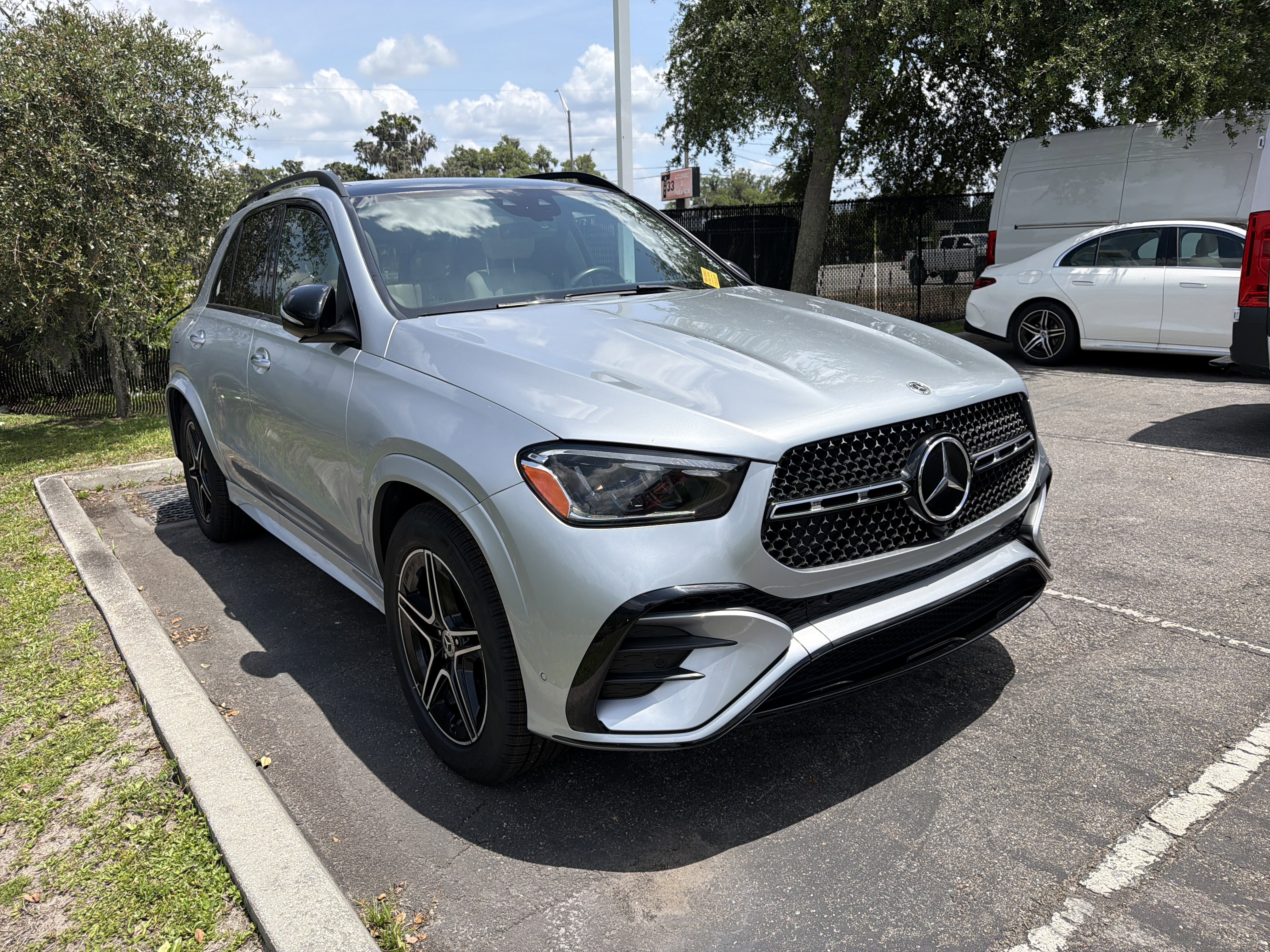 Certified 2024 Mercedes-Benz GLE 350 4MATIC image 1