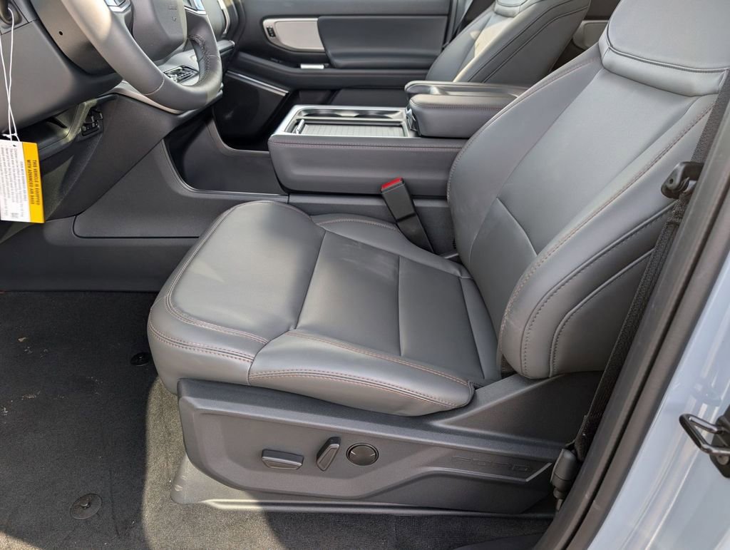 New 2025 Ford Expedition Active image 22