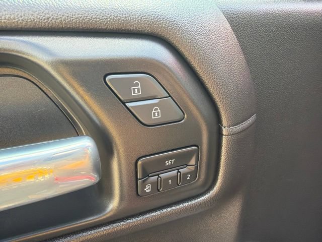 Used 2021 GMC Sierra 1500 SLT w/ SLT Convenience Package AWD/4WD image 12