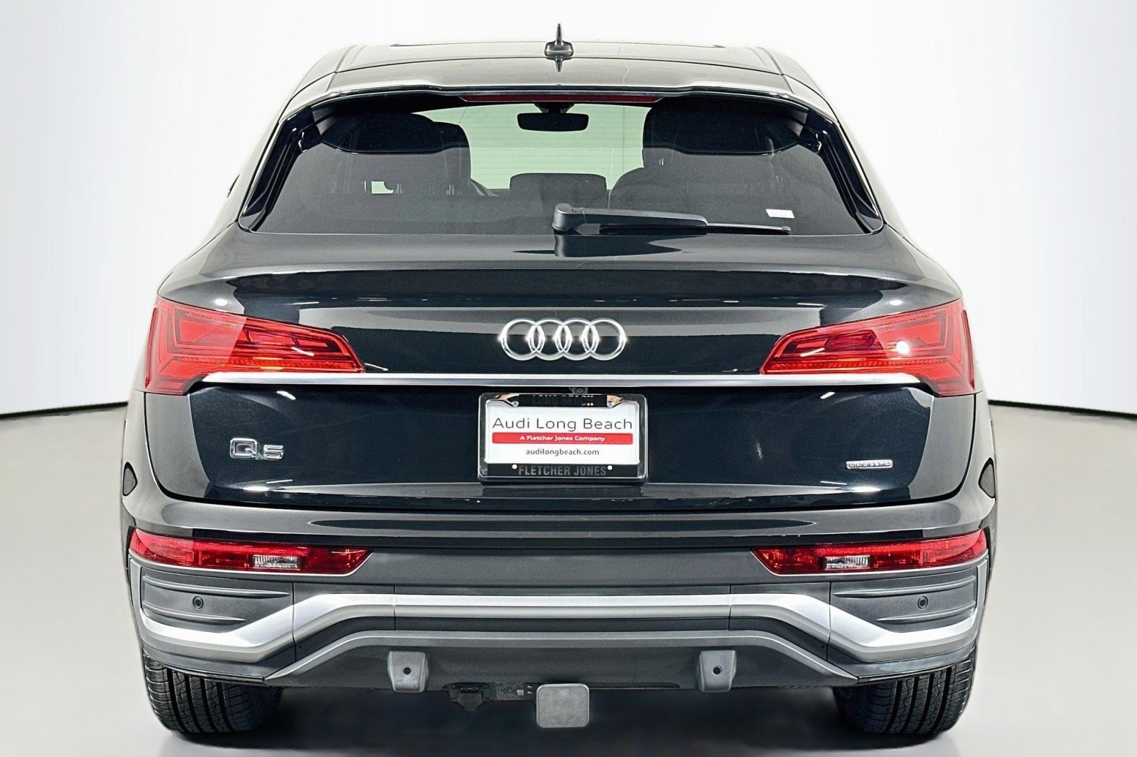 Used 2023 Audi Q5 2.0T Premium Plus w/ Premium Plus Package AWD/4WD image 3