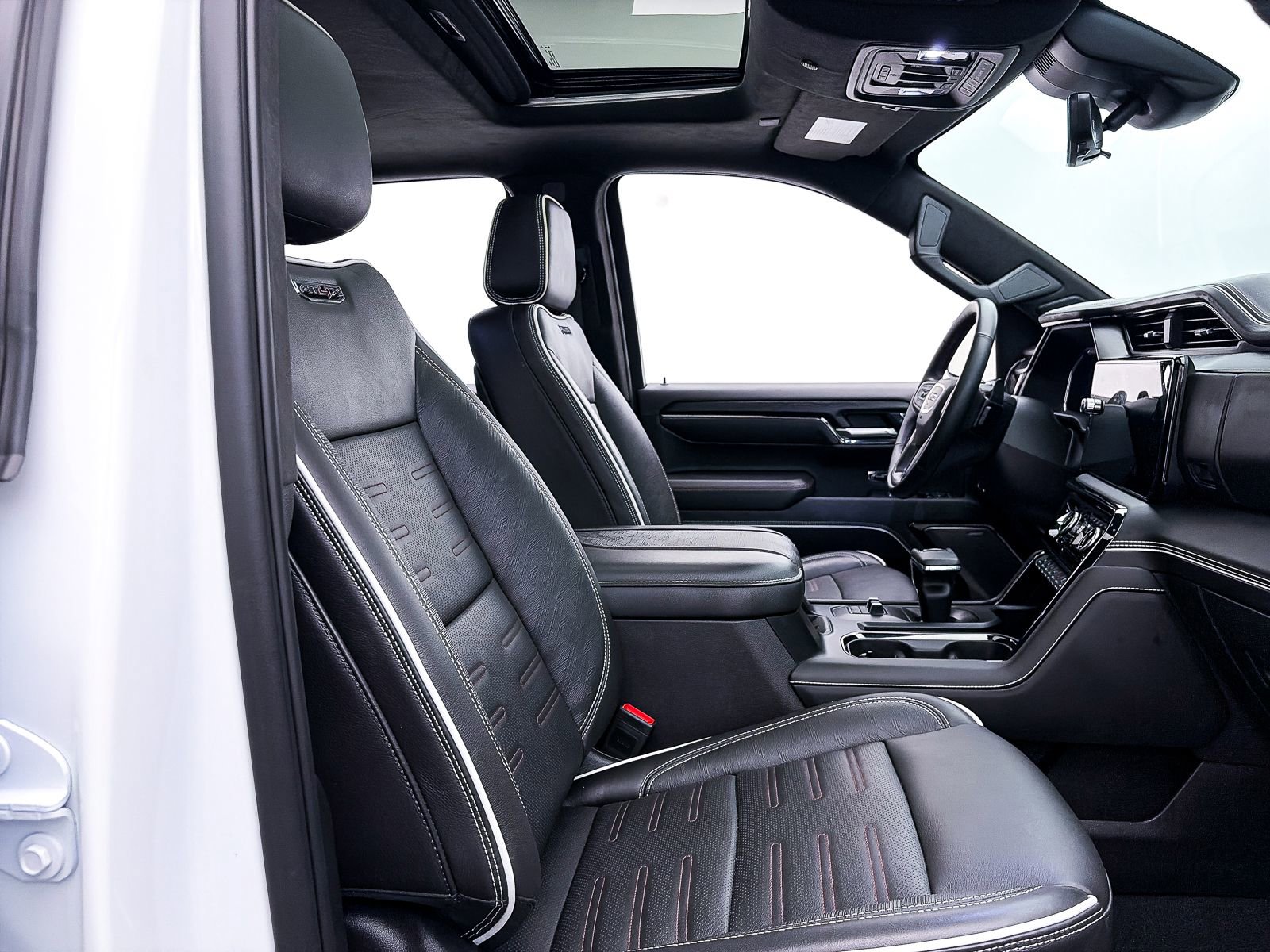 Used 2025 GMC Sierra 1500 AT4X image 40