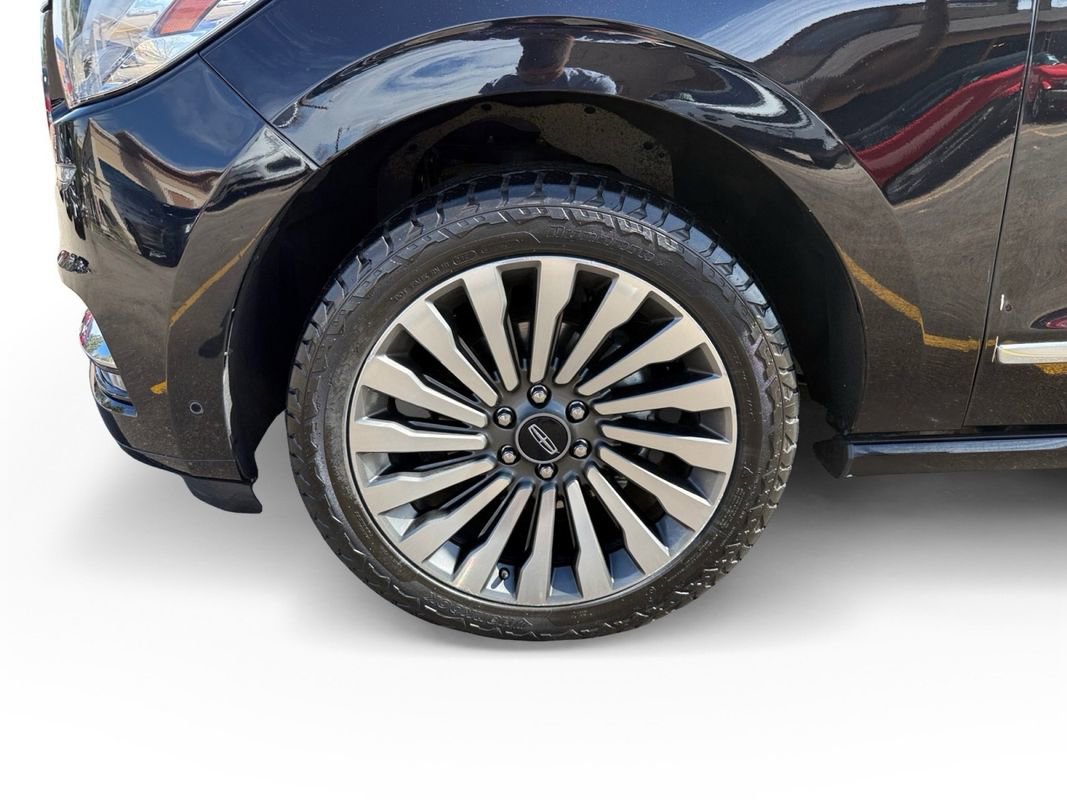 Used 2019 Lincoln Navigator Reserve image 9