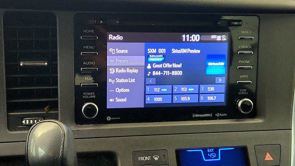 Used 2018 Toyota Sienna SE Premium image 18