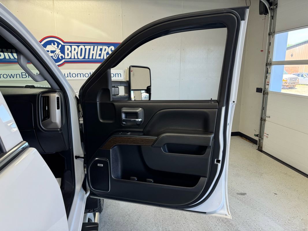 Used 2019 GMC Sierra 2500 Denali w/ Duramax Plus Package AWD/4WD image 27