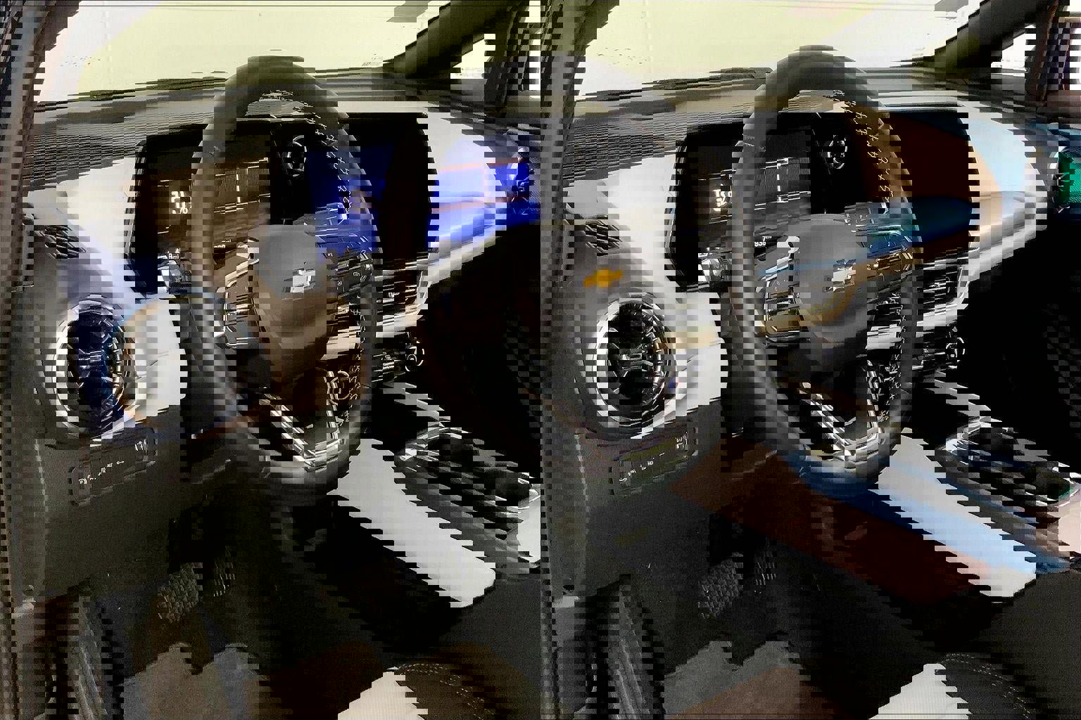 Used 2025 Chevrolet Equinox EV LT FWD image 14