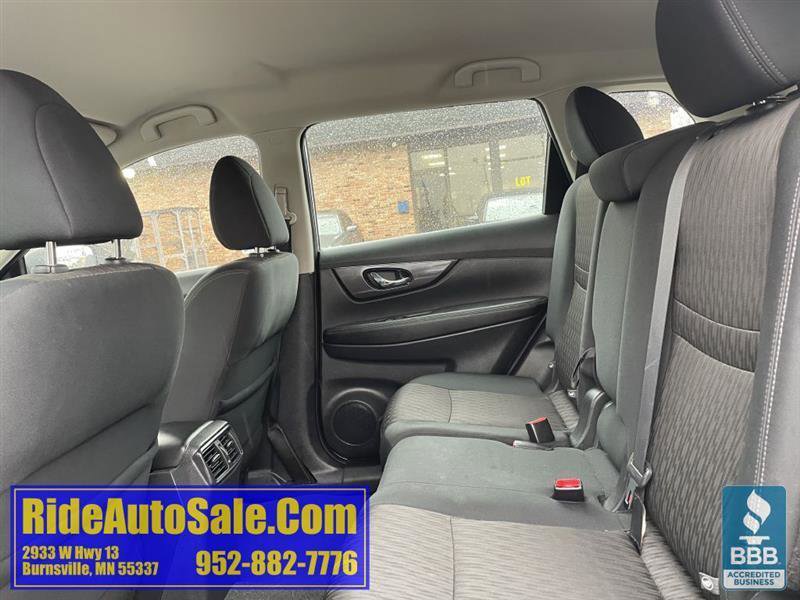 Used 2018 Nissan Rogue S AWD/4WD image 12