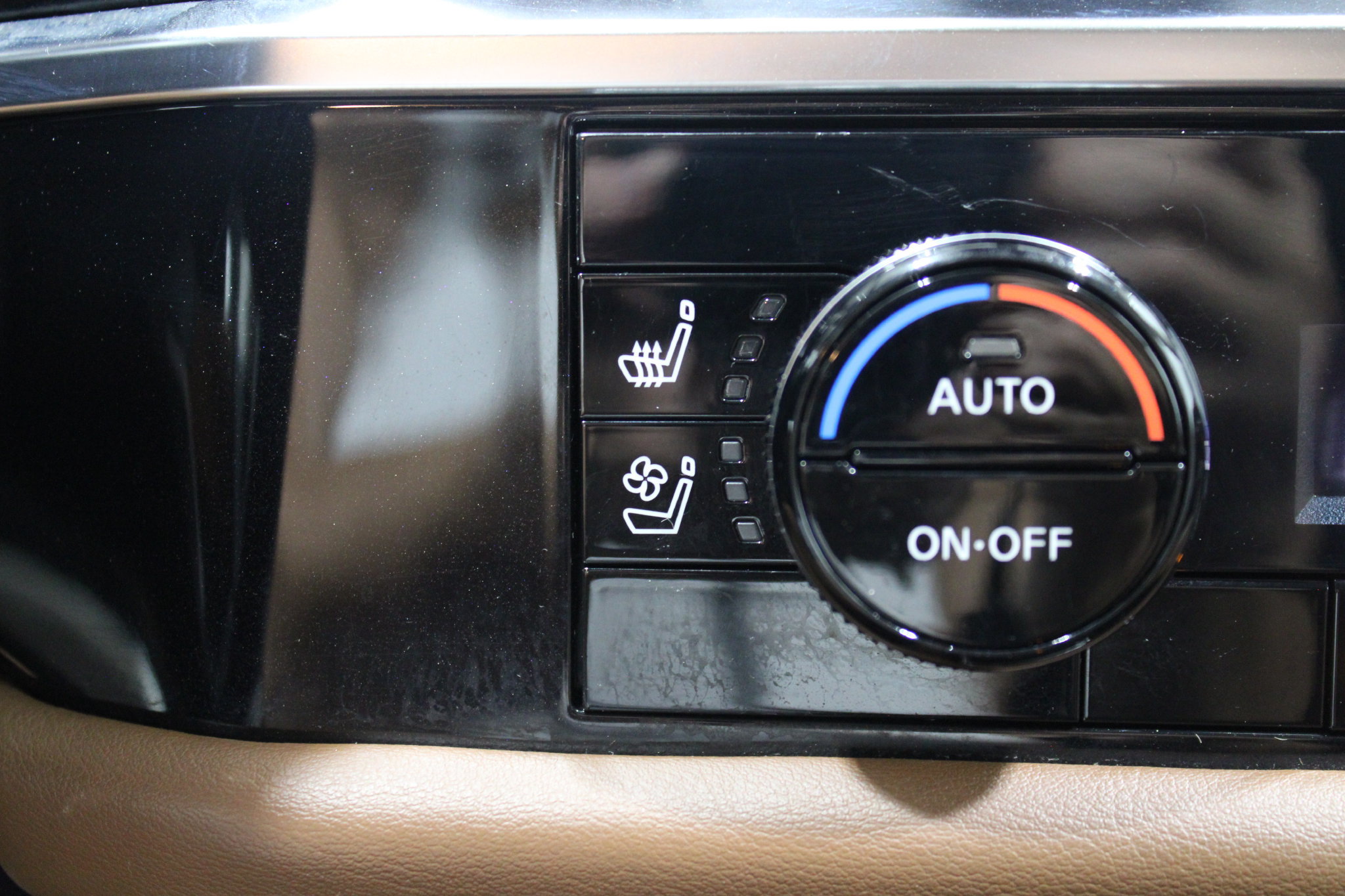 Used 2023 Nissan Pathfinder Platinum w/ Cargo Package AWD/4WD image 41
