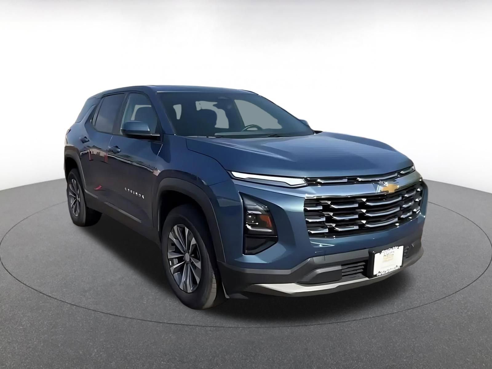 Used 2025 Chevrolet Equinox LT FWD image 3