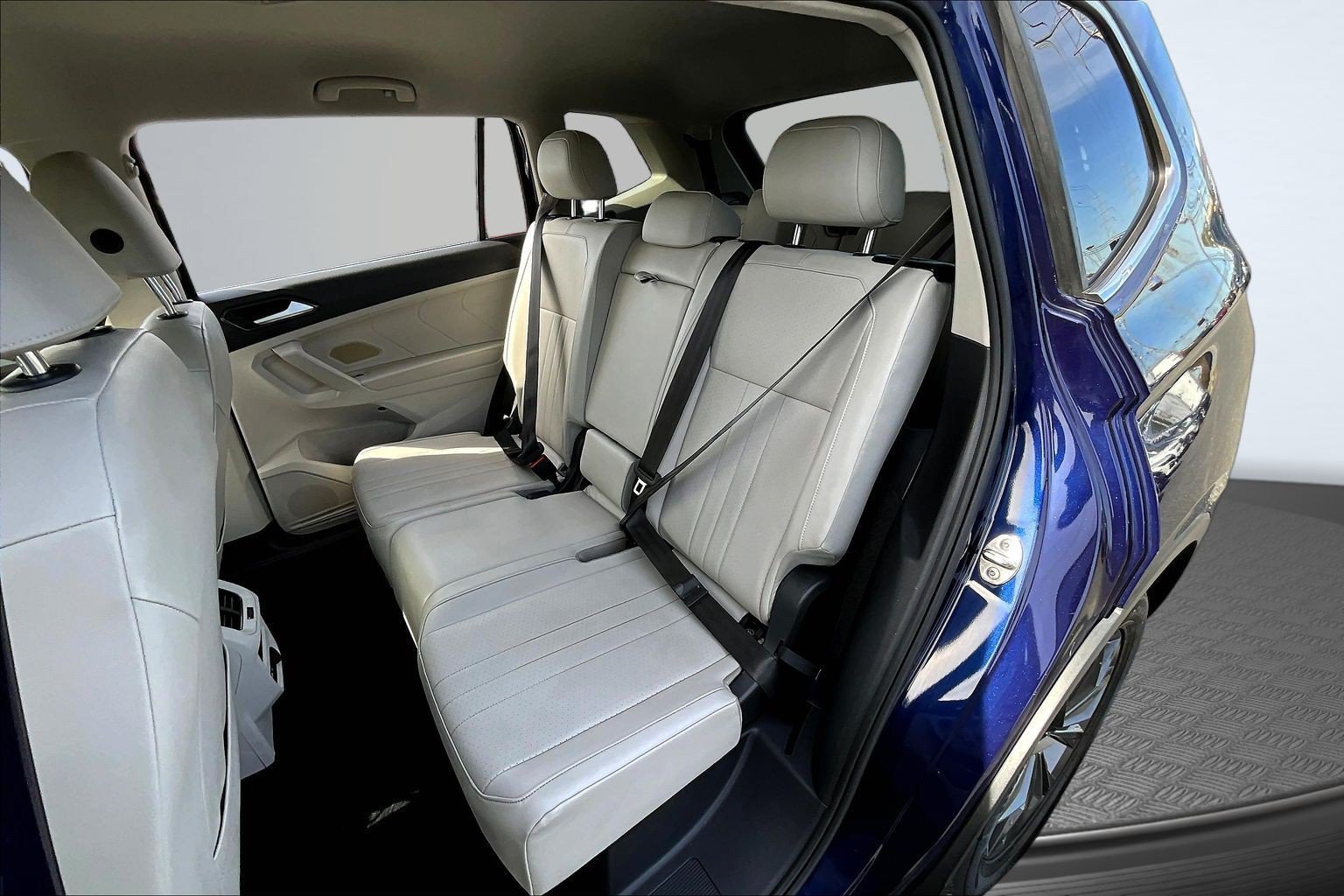 Used 2022 Volkswagen Tiguan SE FWD image 19