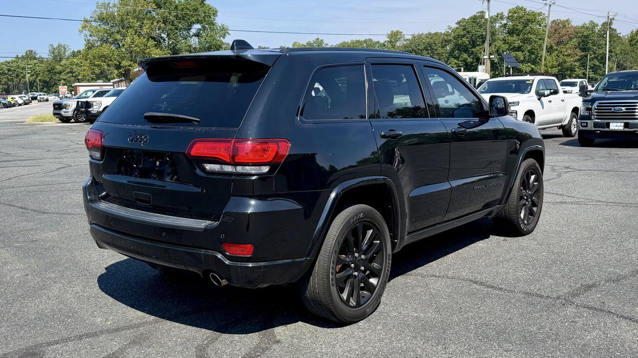 Used 2019 Jeep Grand Cherokee Altitude AWD/4WD image 6