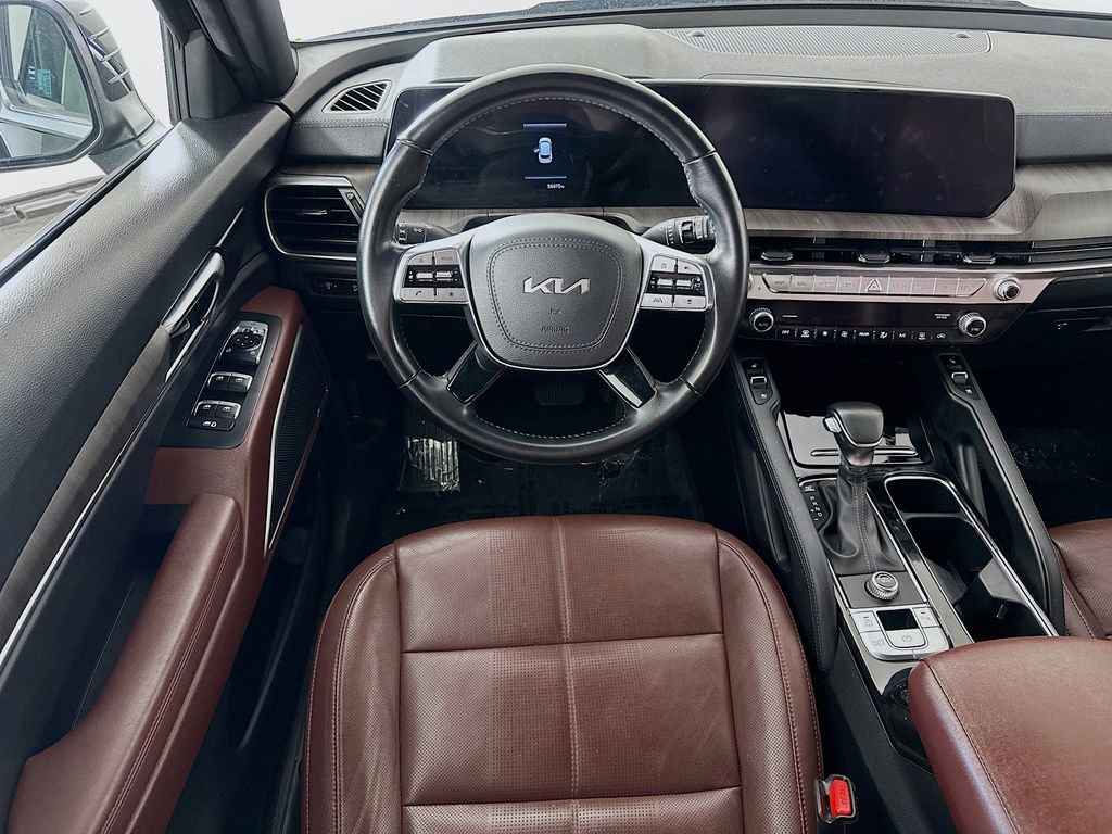Certified 2023 Kia Telluride EX w/ EX Captain's Chair Package FWD image 4