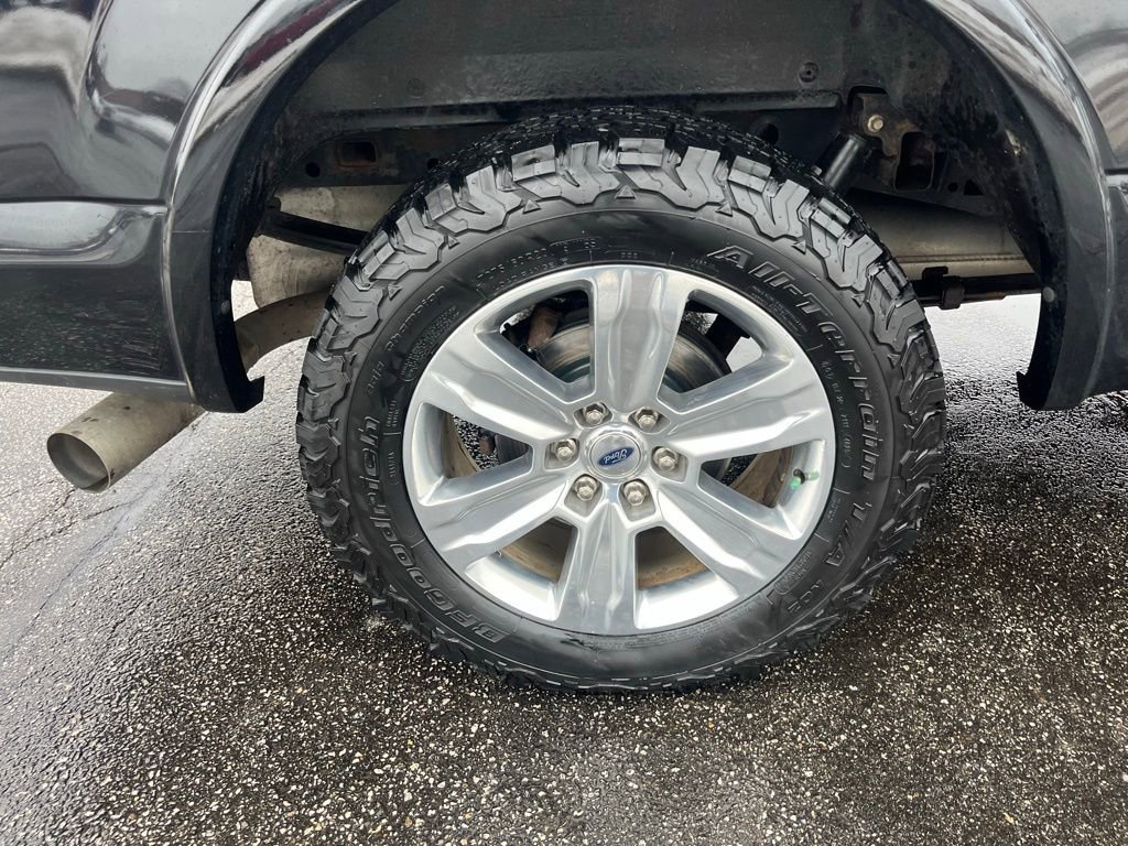 Used 2018 Ford F150 Platinum w/ Equipment Group 701A Luxury image 37