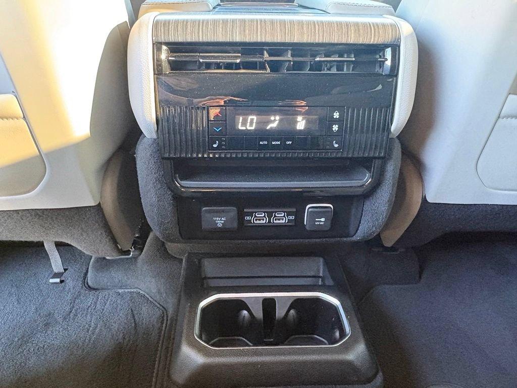 Used 2023 Jeep Wagoneer Series II w/ Flexible Seating Group AWD/4WD image 28
