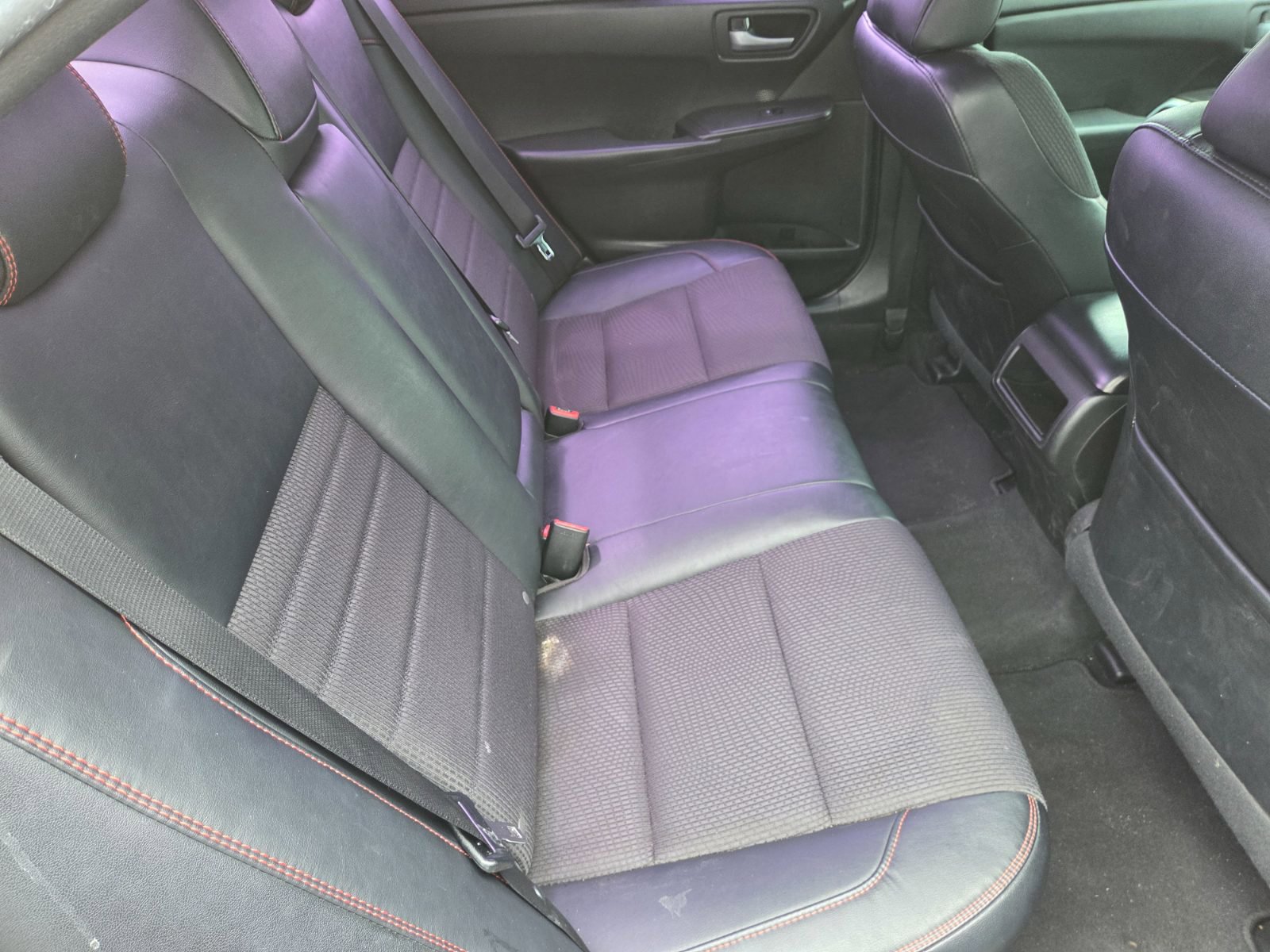 Used 2016 Toyota Camry SE FWD image 13