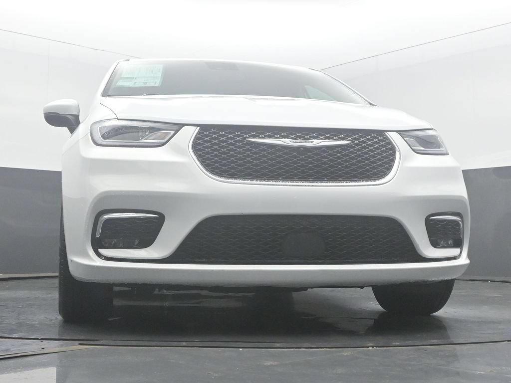 Used 2023 Chrysler Pacifica Touring-L AWD/4WD image 63