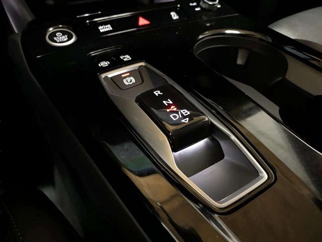 Used 2025 Audi Q6 e-tron Premium Plus w/ Premium Plus AWD/4WD image 90
