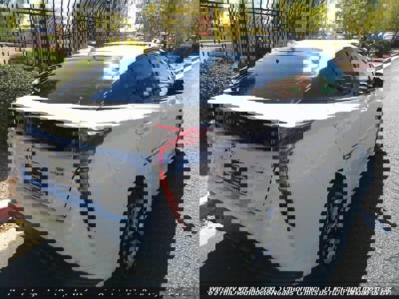 Used 2018 Toyota Prius Four Touring w/ Premium Convenience Package image 6