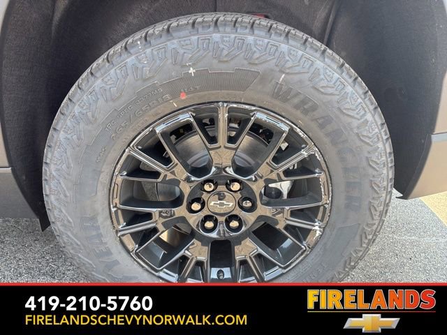 New 2025 Chevrolet Traverse Z71 w/ Driver Confidence Package image 10