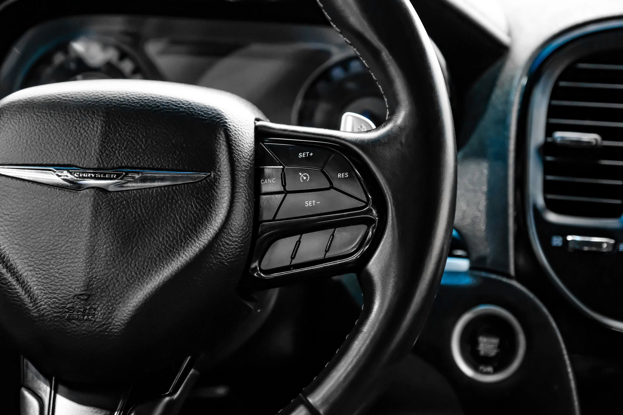 Used 2018 Chrysler 300 S AWD/4WD image 17