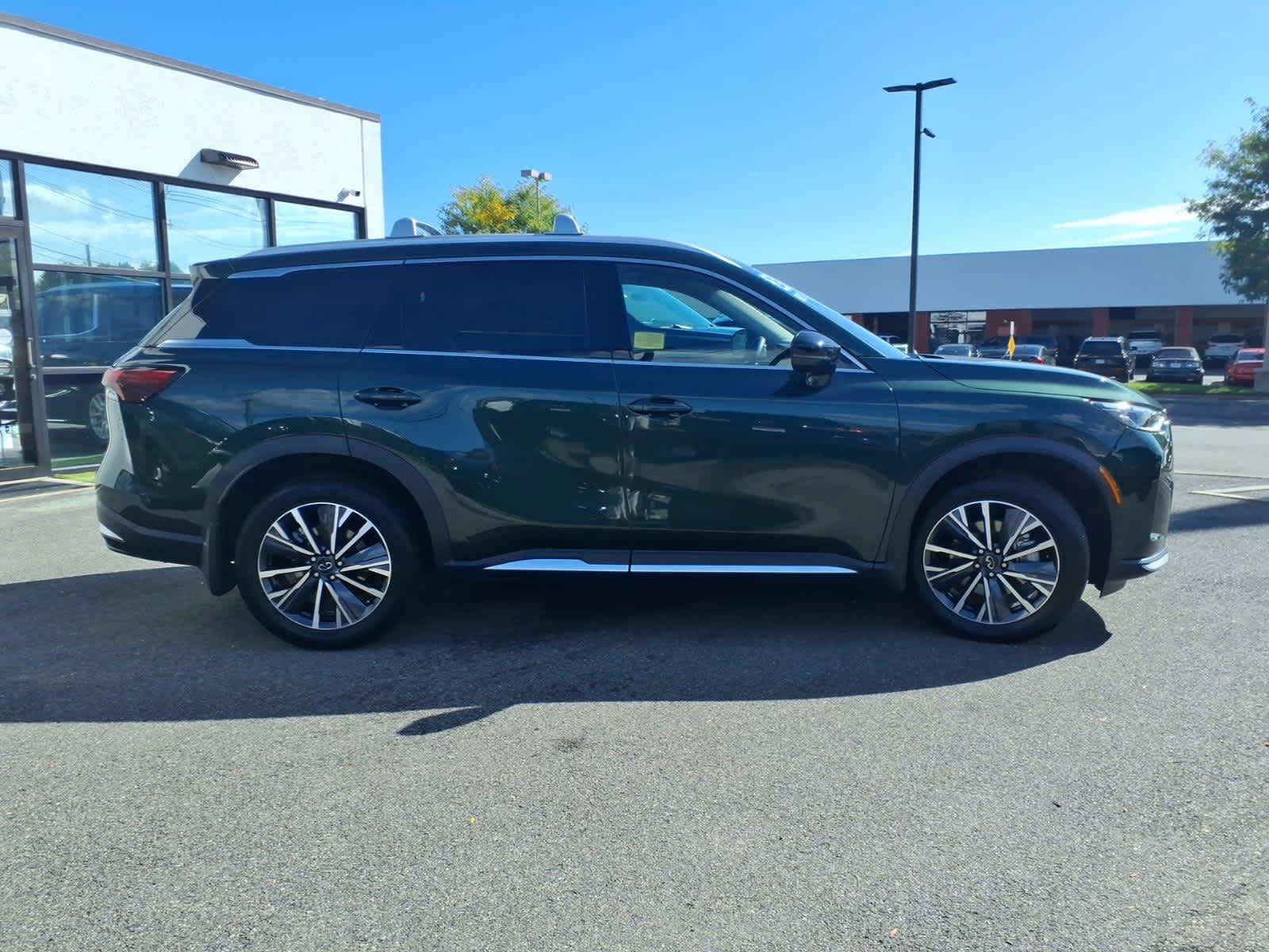 Certified 2026 INFINITI QX60 Luxe w/ Cargo Package AWD/4WD image 4