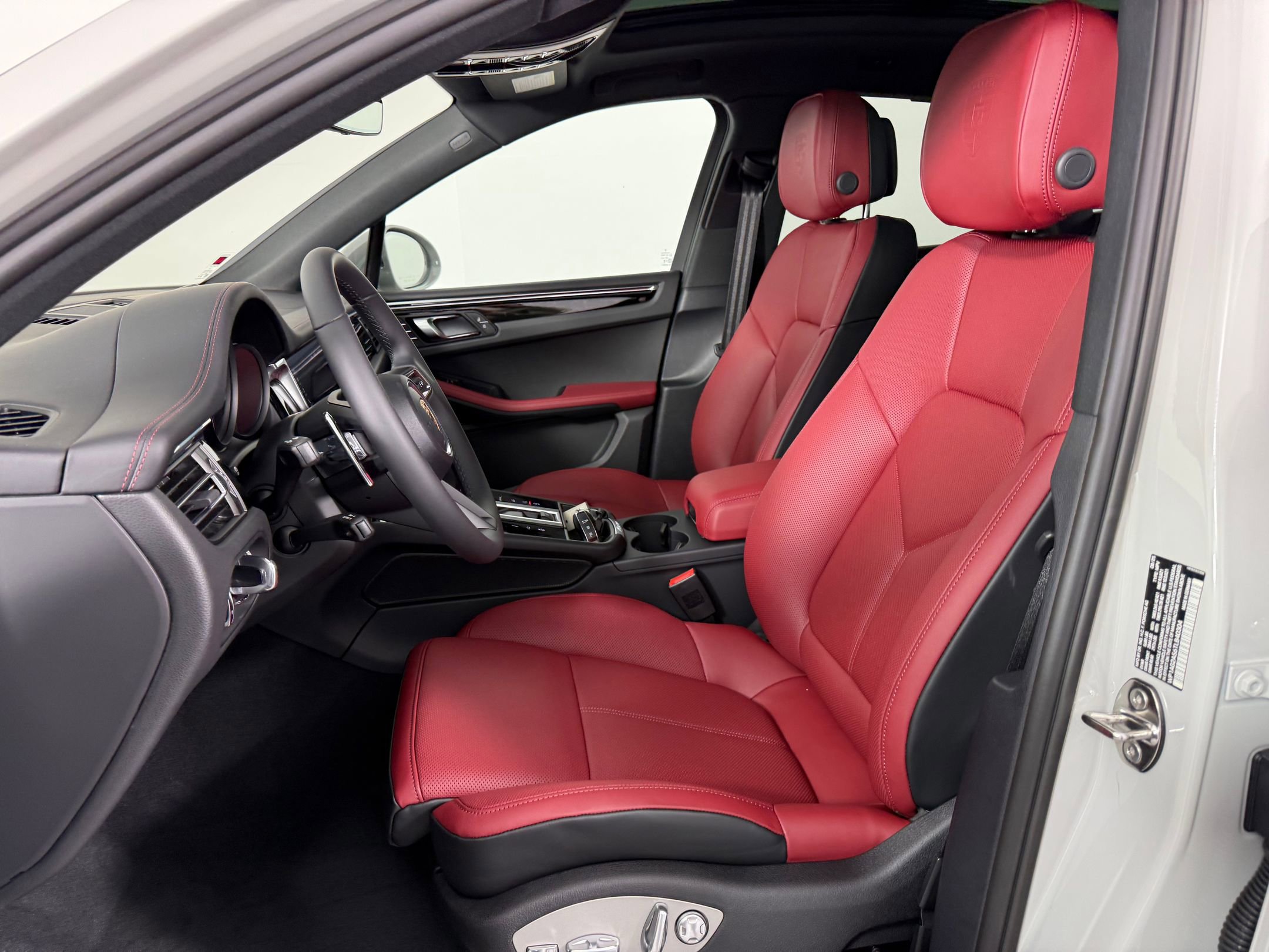 New 2026 Porsche Macan S image 5