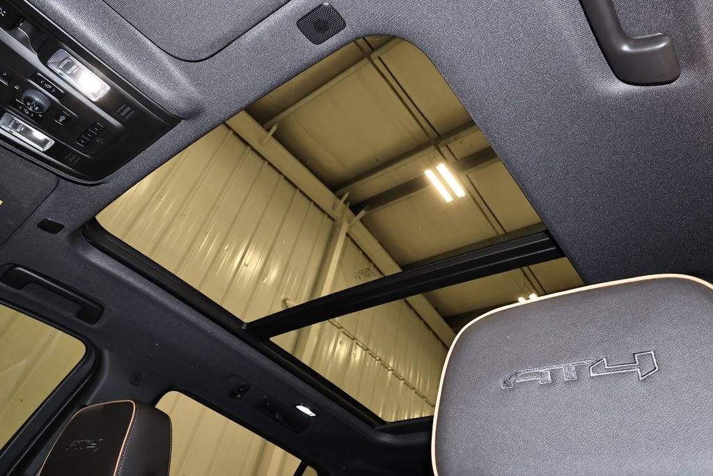 Used 2024 GMC Yukon AT4 w/ Technology Package image 43