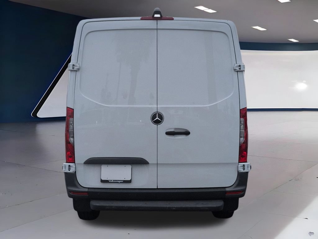 Used 2023 Mercedes-Benz Sprinter 2500 image 4