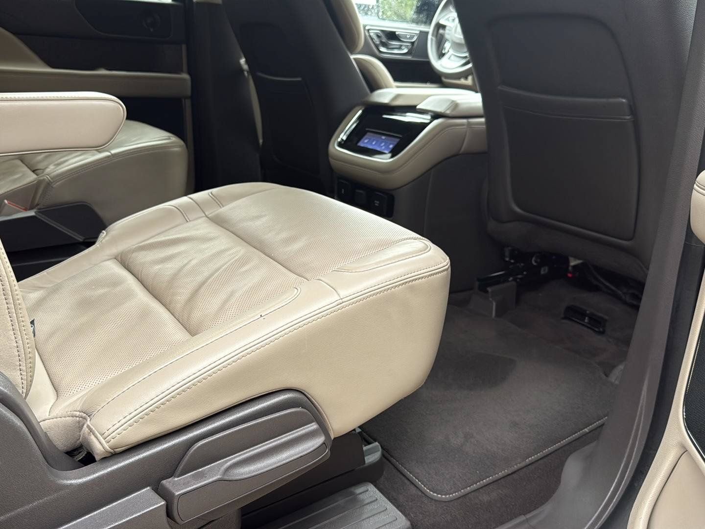 Used 2022 Lincoln Navigator L Reserve RWD image 29