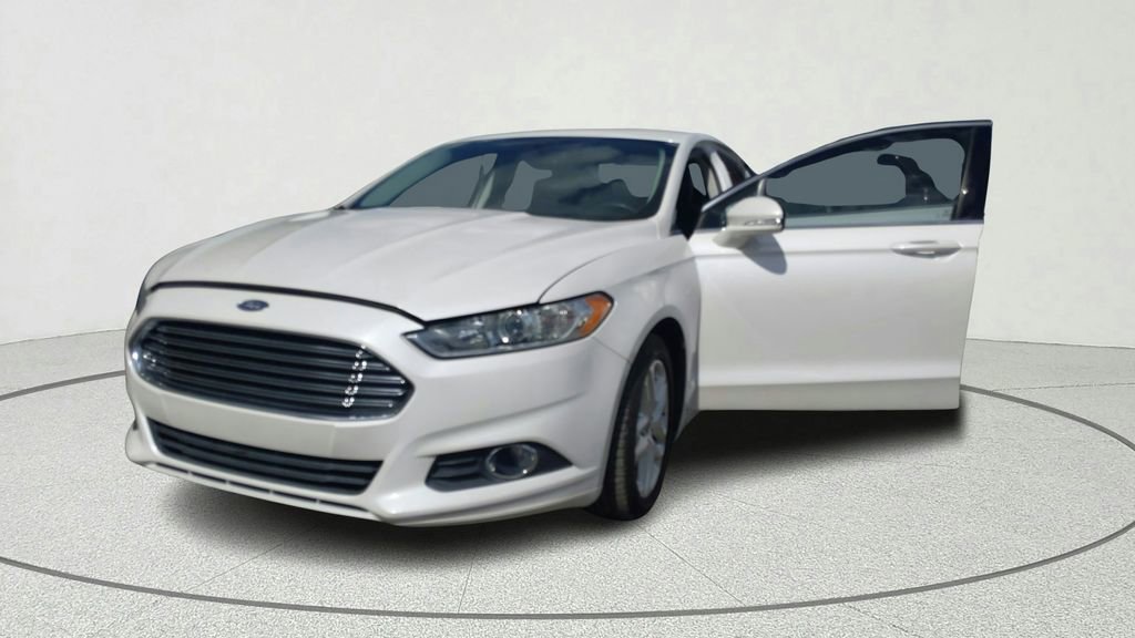 Used 2014 Ford Fusion SE w/ Equipment Group 202A FWD image 10