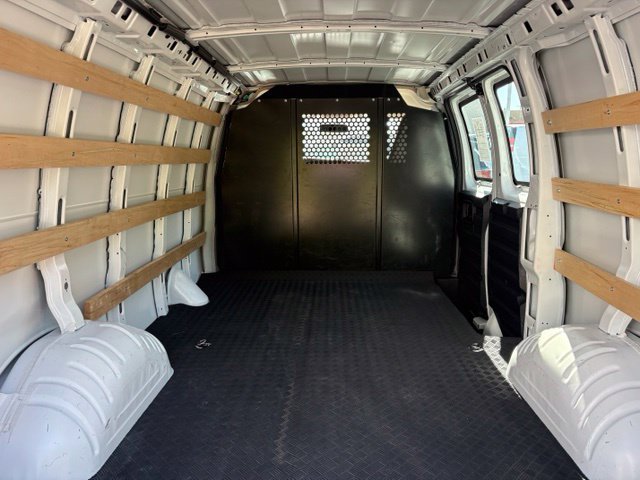 Used 2025 GMC Savana 2500 w/ Driver Convenience Package RWD image 9