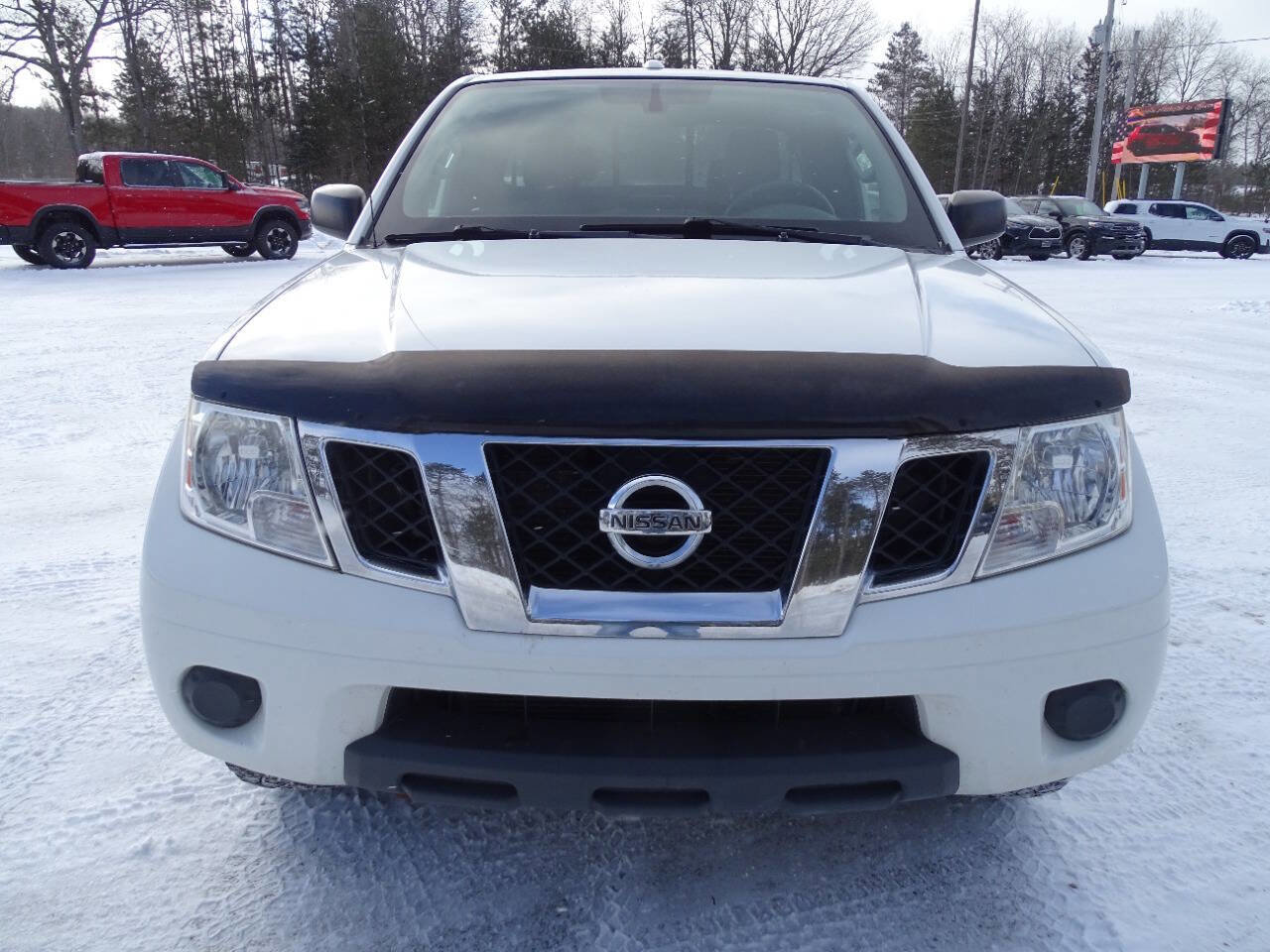Used 2013 Nissan Frontier SV image 3
