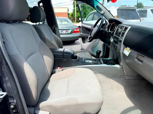 Used 2006 Toyota 4Runner SR5 AWD/4WD image 21