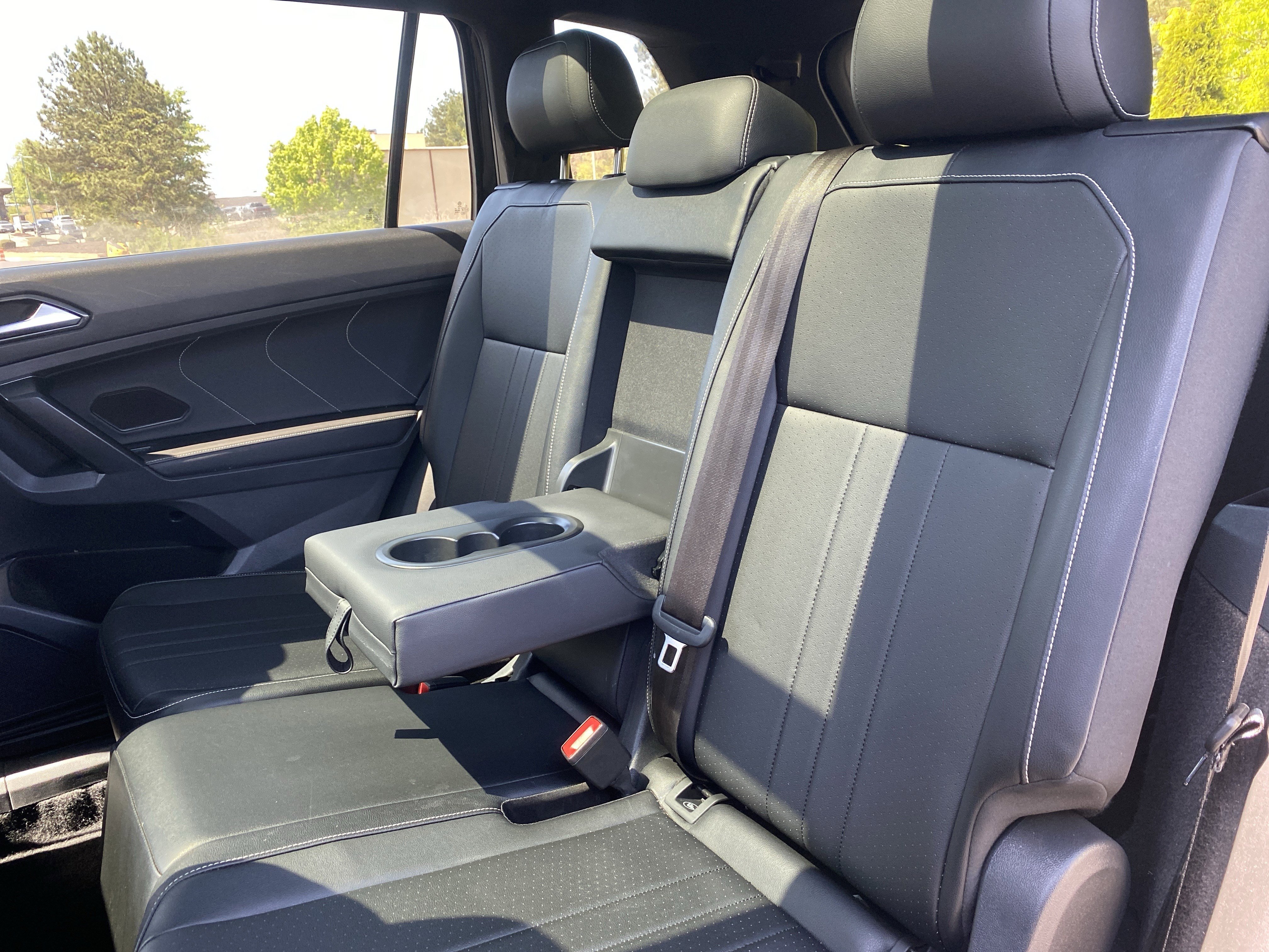 Used 2023 Volkswagen Tiguan SE R-Line FWD image 10