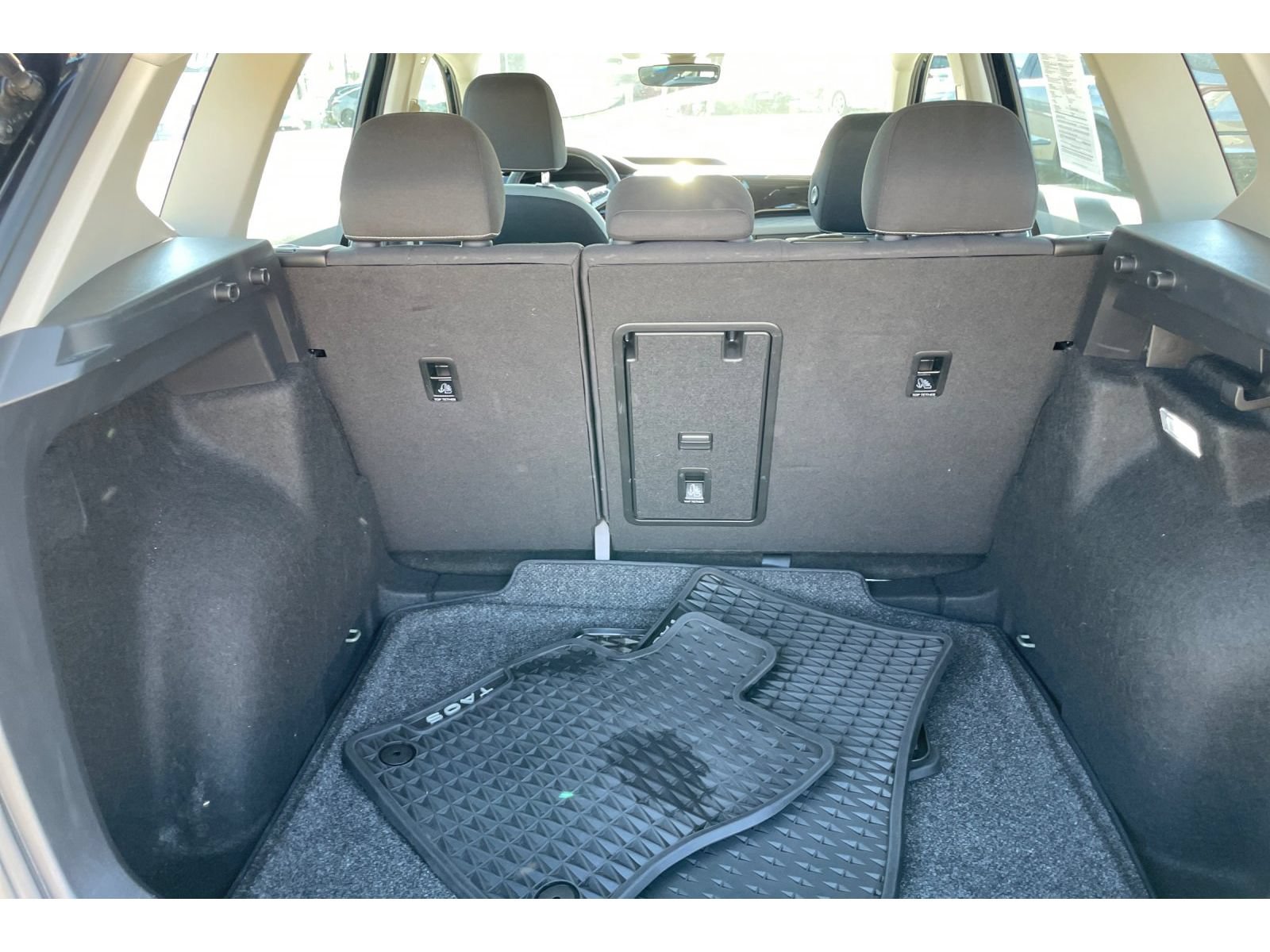 Used 2024 Volkswagen Taos S FWD image 16