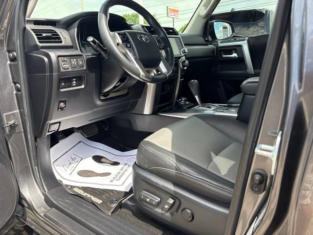 Used 2020 Toyota 4Runner SR5 Premium w/ Moonroof Package AWD/4WD image 7