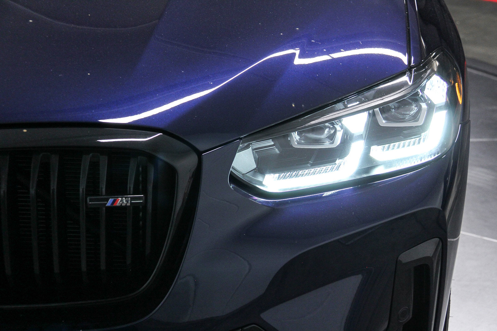 New 2025 BMW X4 M40i AWD/4WD image 10