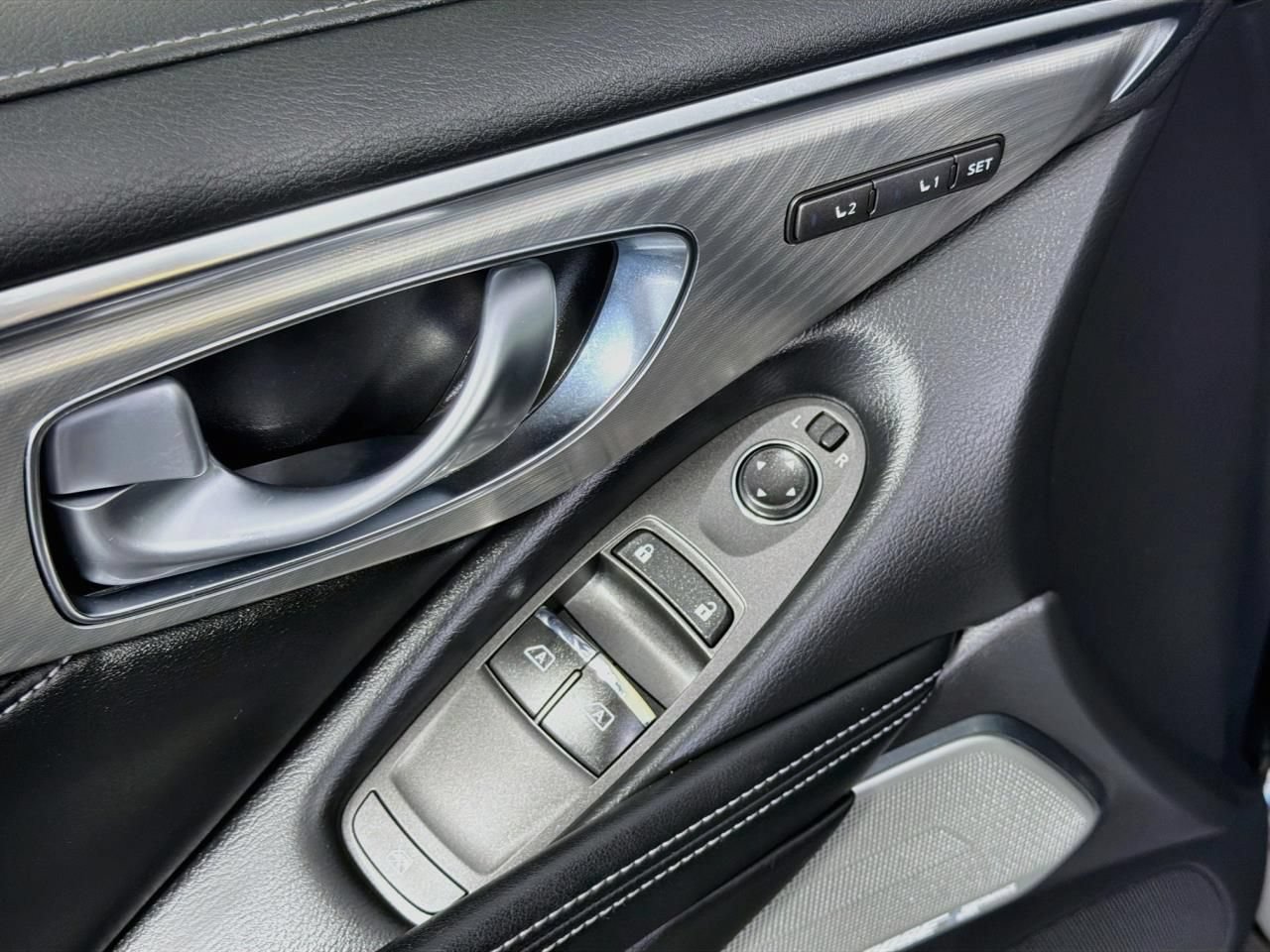 Used 2017 INFINITI Q60 3.0t AWD/4WD image 21