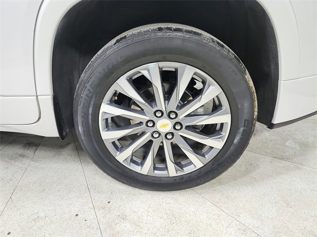 Used 2023 Chevrolet Traverse Premier image 49