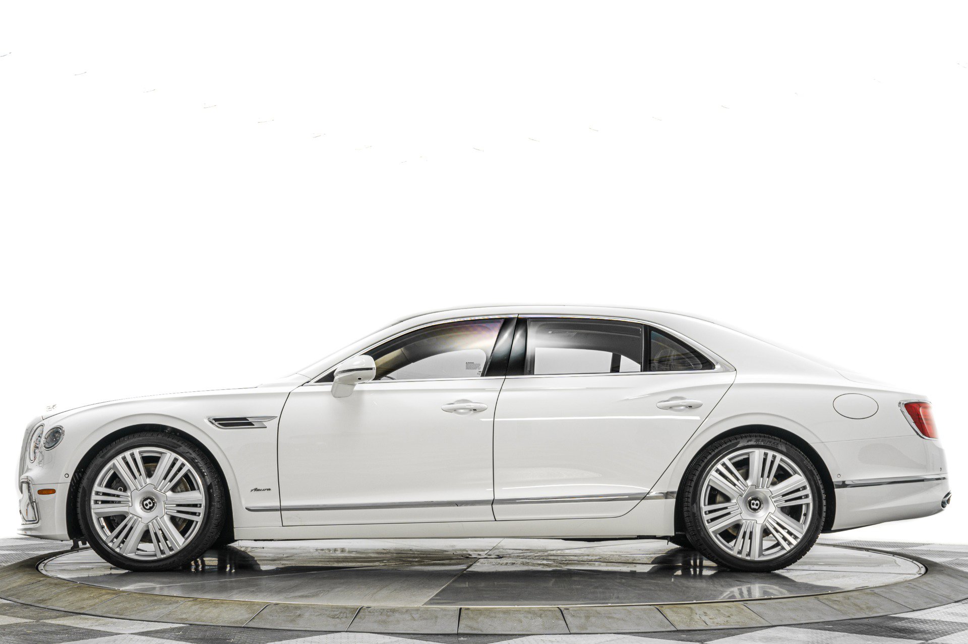 Used 2026 Bentley Flying Spur Plug-In Hybrid image 6
