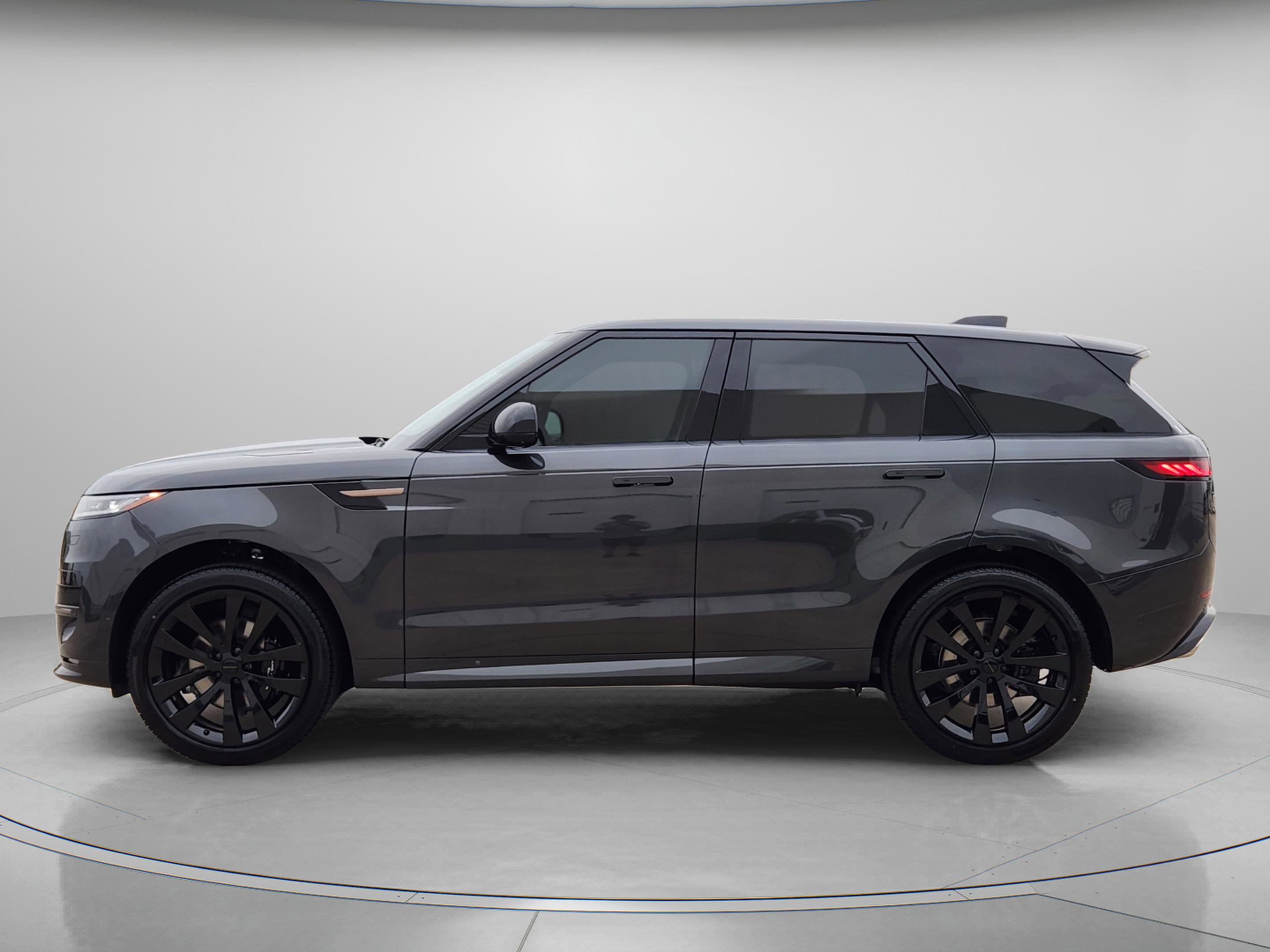 New 2026 Land Rover Range Rover Sport Dynamic SE AWD/4WD image 2