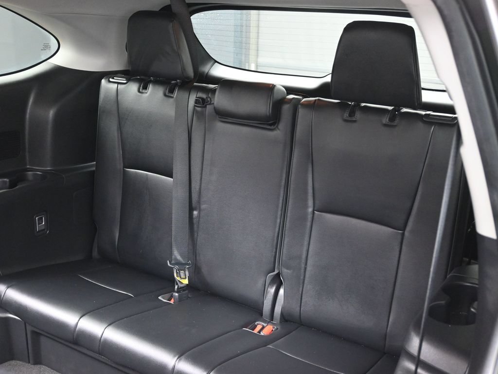 Used 2023 Toyota Highlander XLE AWD/4WD image 37
