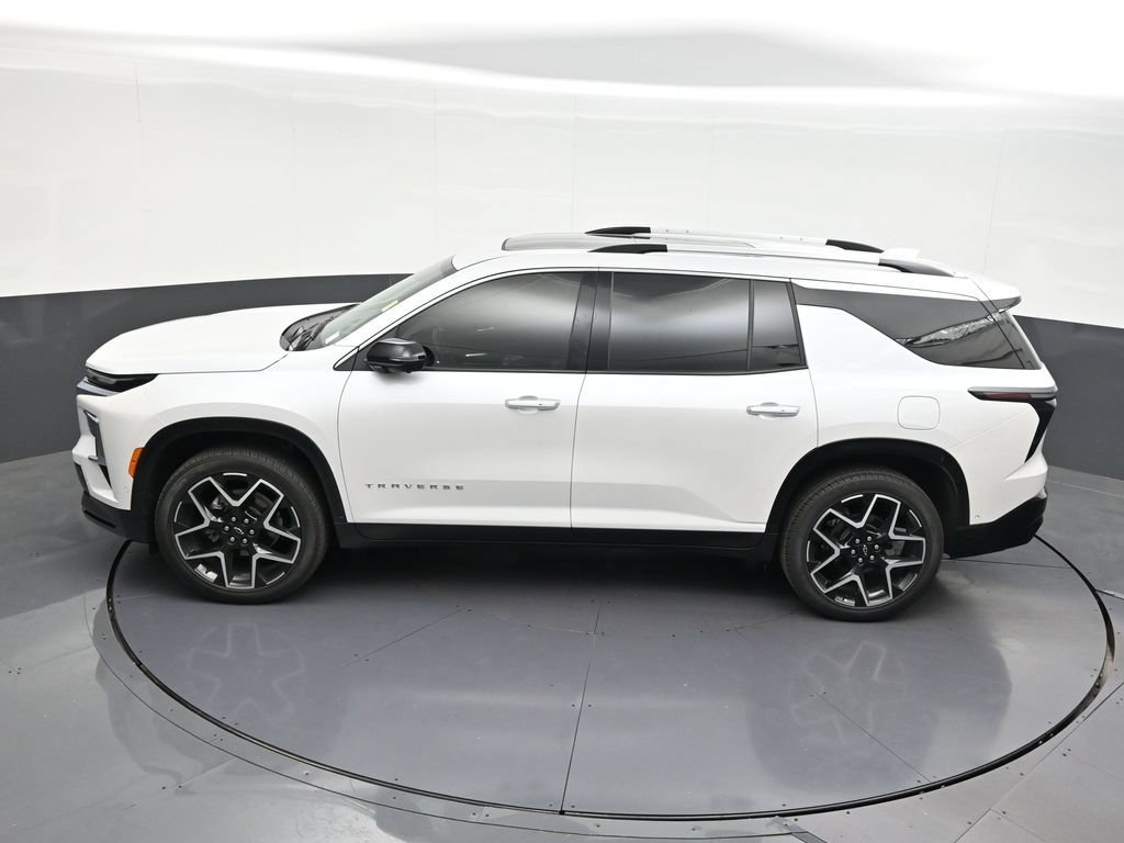 Used 2025 Chevrolet Traverse High Country FWD image 18