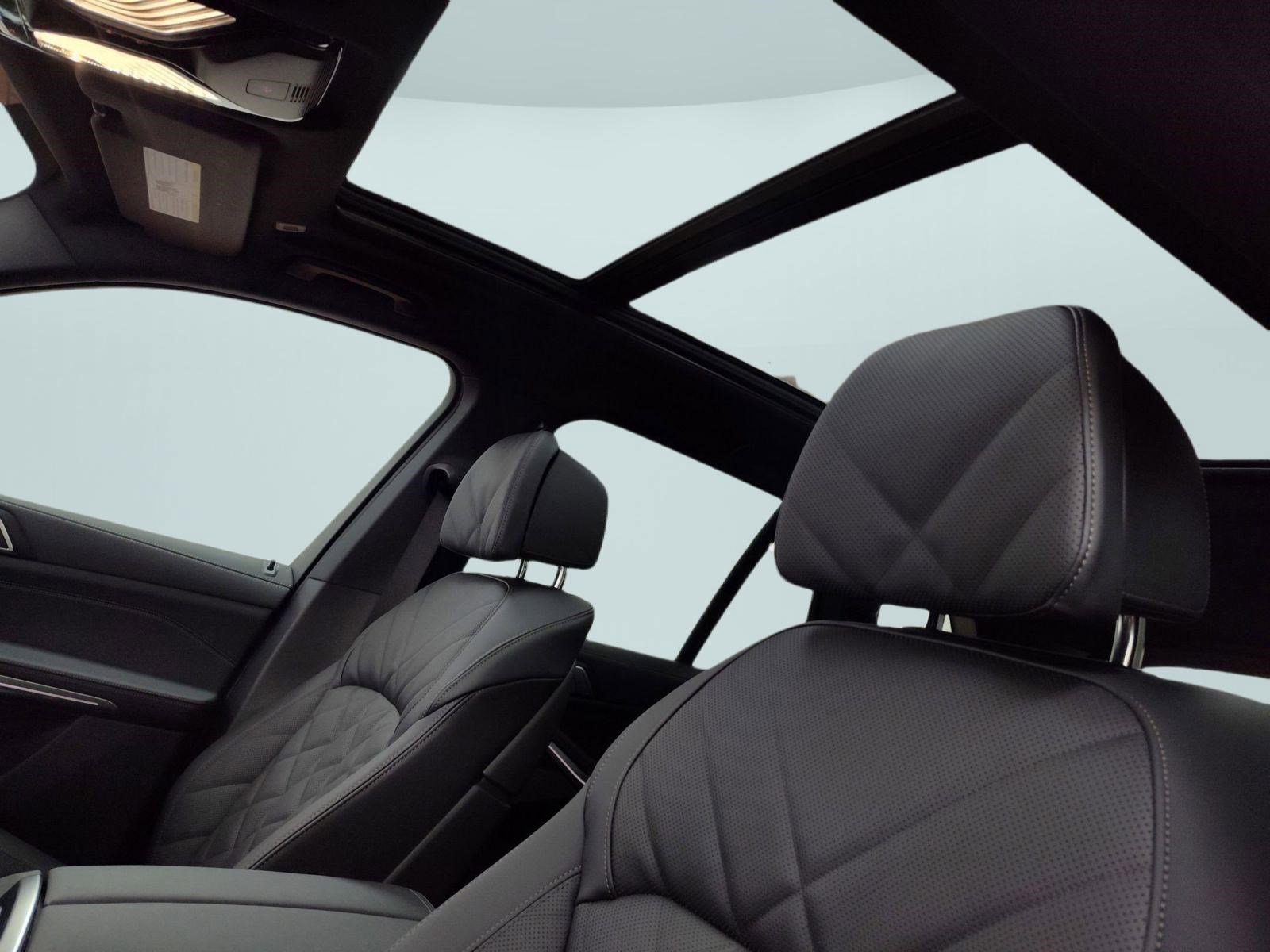 Used 2026 BMW X5 xDrive40i w/ M Sport Package AWD/4WD image 14