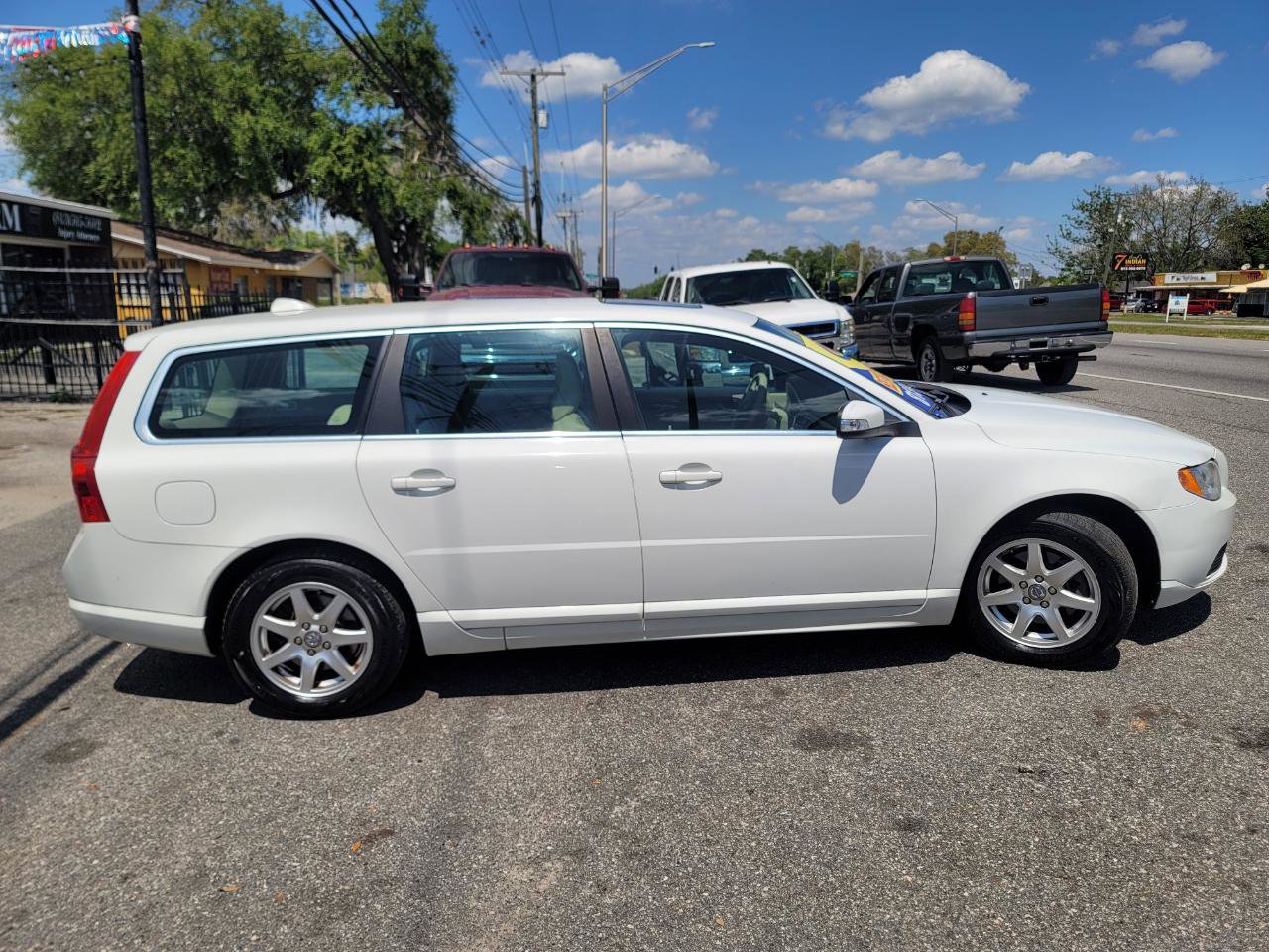 Used 2008 Volvo V70 image 9