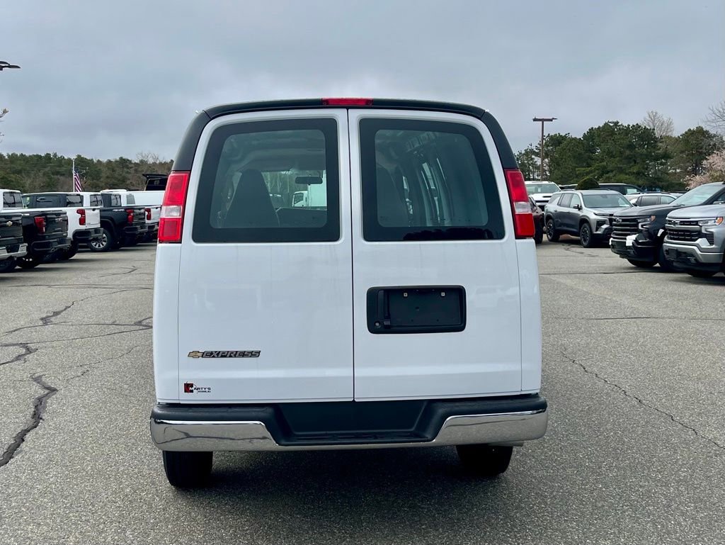 New 2026 Chevrolet Express 2500 RWD image 4