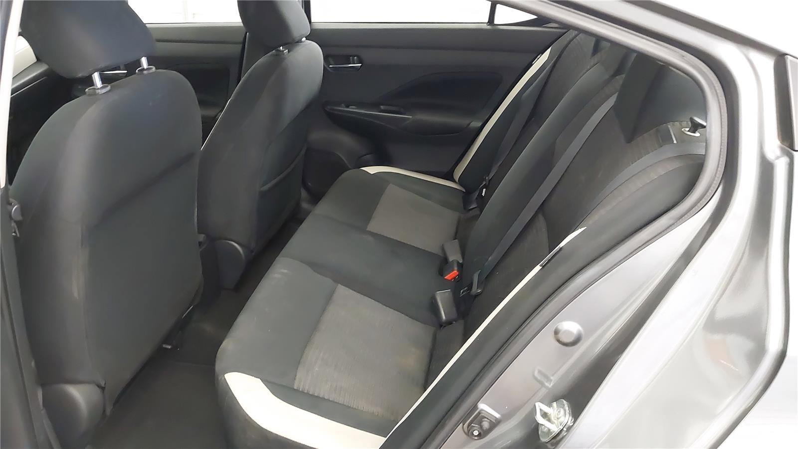 Used 2022 Nissan Versa SV image 19